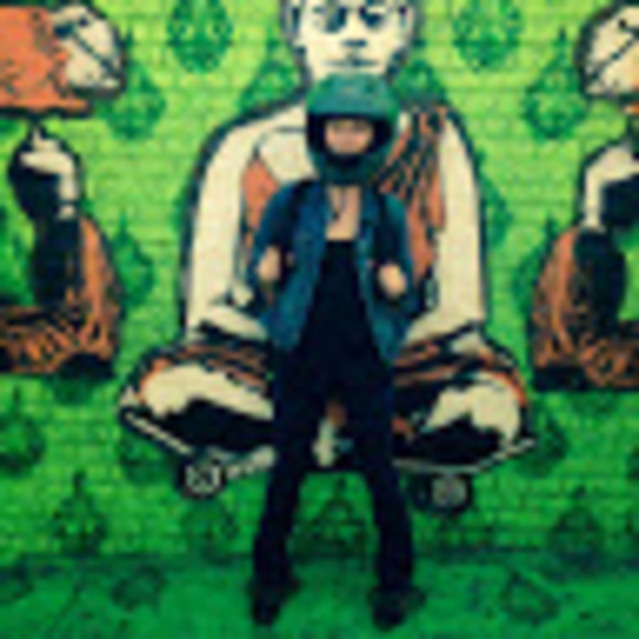 Meet your Posher, Dorian - Picture 1 of 1